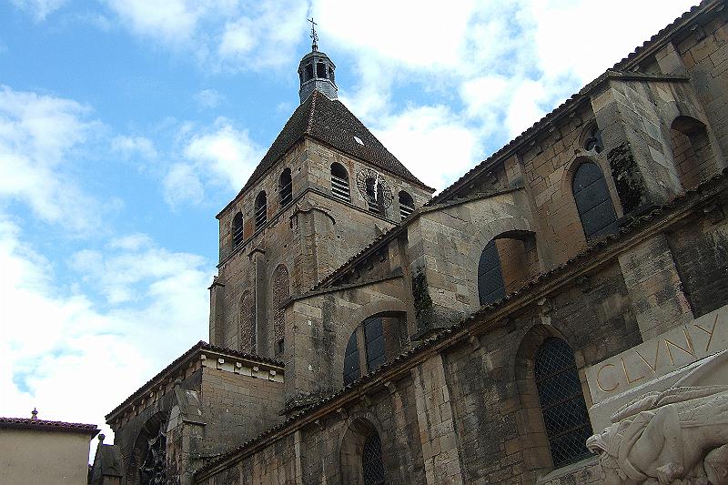 2010-05- (145).JPG - Cluny, das sind nicht nur die Reste der ehemaligen Abtei - es gibt auch noch mittelalterliche Kirchen, die nicht zerstört wurden